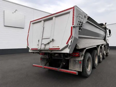 Dump Truck DAF CF 530 8X4 used Navigation image 2