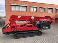 B 775